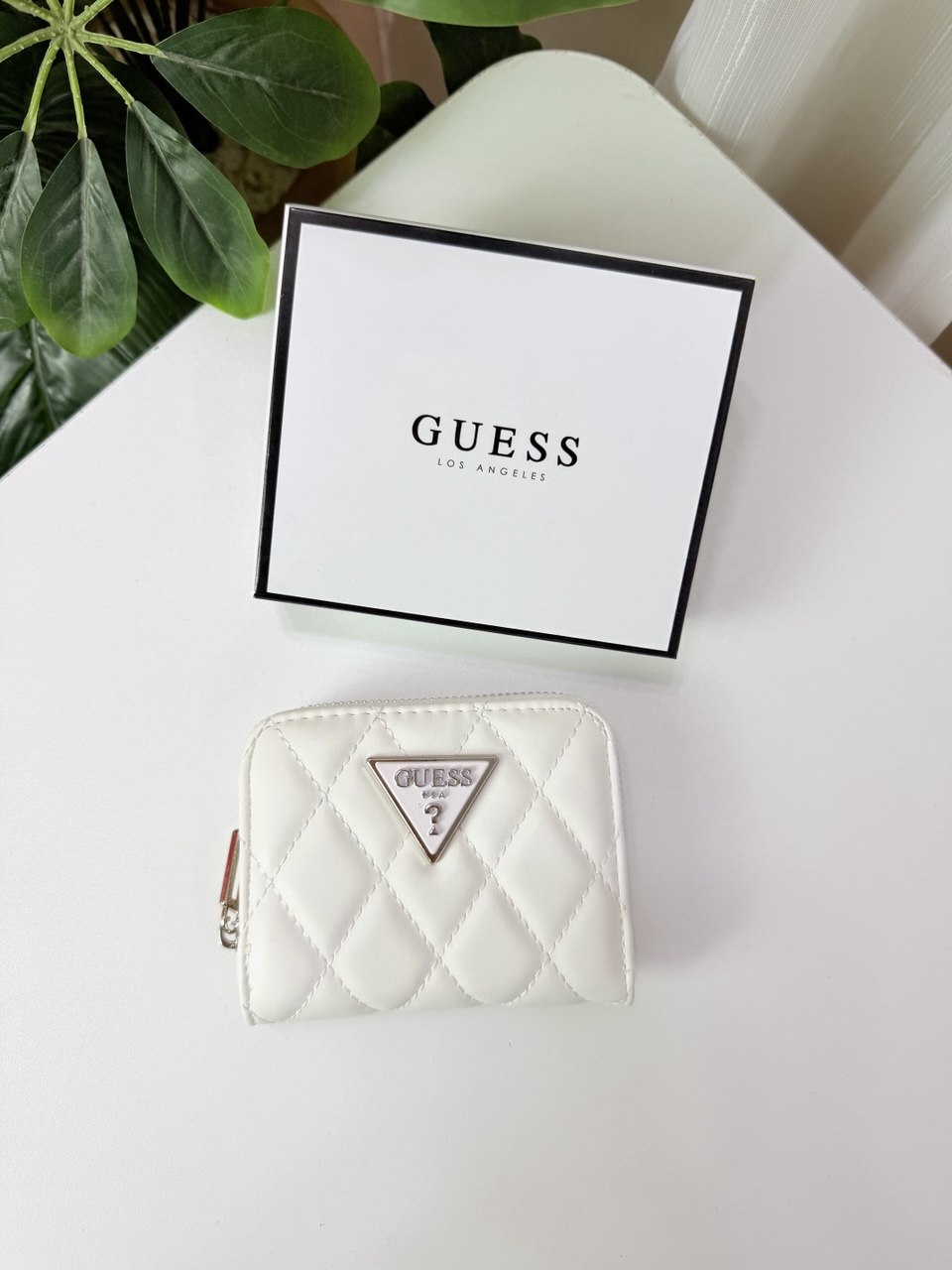 Guess small Wallet